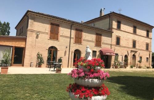 Monterubbiano Hotel | Villa Montotto