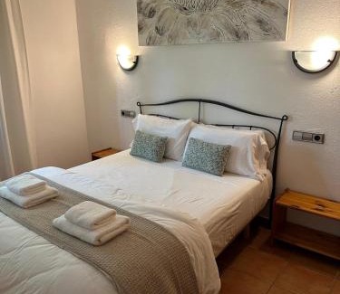 L'Escala House | Villa Montserrat 1, Terrace & Pool