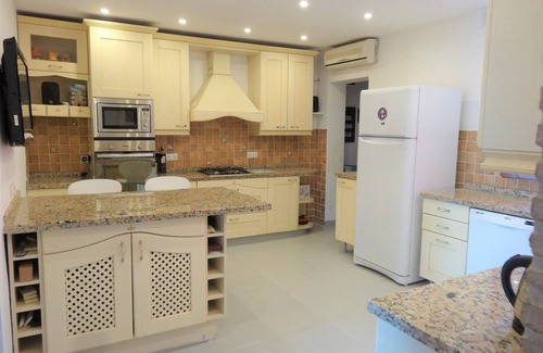 San Roque Villa | Villa near Sotogrande, Sea, Gibraltar & Africa view, private pool, large garden