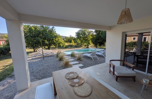 Salernes Villa | Villa Neuve Piscine Privée, au Calme à la Campagne, Clôturée, Clim, 8 Pers, 4 ch