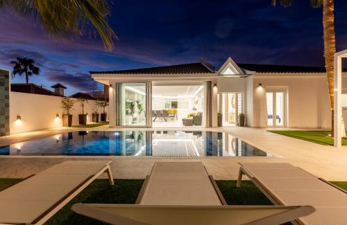 Callao Salvaje House | VILLA NICOLE wifi, gym, Heated Pool