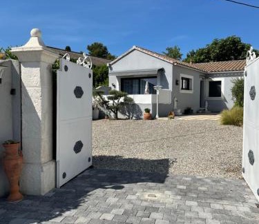 Le Thor Villa | VILLA NOUNOU