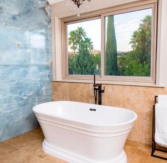 Murrieta Villa | Villa on 5 Acre Vineyard Equestrian Estate, Pool & Hot tub, Events