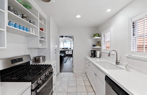 Hollywood House | Villa on the Strand
