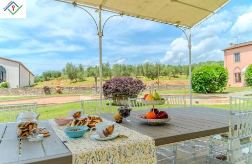 Capannori Villa | Villa Orlando Lux con Piscine Private a Lucca by TuscanyWeGo