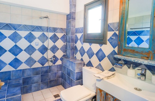Pitsidia House | Villa Pachakis, natural stone house, garden, quiet located in Pitsidia
