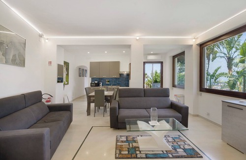 Casamicciola Terme Villa | Villa 'Panorama Isola Di Ischia' with Sea View, Wi-Fi and Air Conditioning