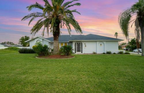 Caloosahatchee Villa | Villa Paradise Getaway
