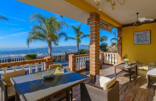 Arenas Villa | Villa Paraiso Arenas by Ruralidays