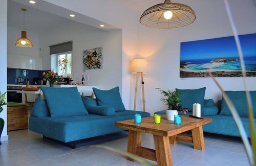 Daratsos Villa | Villa Patroklos seaview 1 minute from the beach ~ heated pool