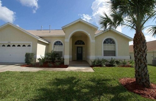 Orange Tree Villa | Villa Pearl - Luxury Retreat near Disney&Golf w/South Facing Private Pool/Spa