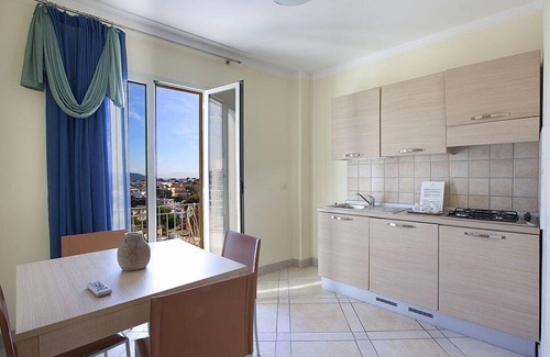 Ischia Porto House | Villa Peonia B: A welcoming apartment which faces the sun and the sea, with Free WI-FI.