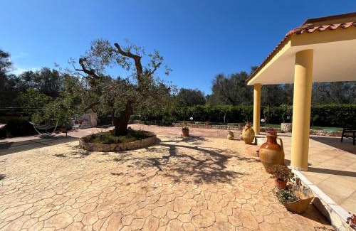 San Michele Salentino Villa | Villa Pergola