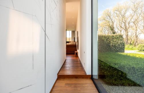 Witte Burg Villa | Villa Picasso - Lux Living