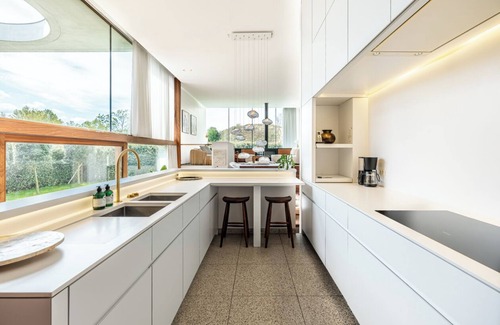 Witte Burg Villa | Villa Picasso - Lux Living