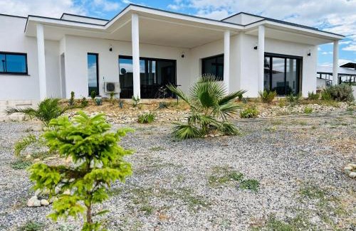 Villeneuve-les-Beziers Villa | Villa Pour 6pers, 10 min des plages, proche Aéroport Beziers et autoroutes
