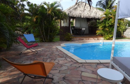 Le Moule Apartment | Villa Prune Kafé: charming 3-room apartment with fully enclosed private pool