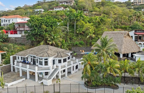 Playa Ocotal Villa | Villa Pura Vida - All Inclusive Options