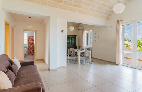 Spongano Villa | Villa "Raffaella" with Private Terrace & Private Garden