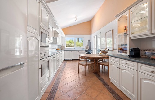 Marbella Villa | Villa 'Real' with Private Pool, Wi-Fi and Air Conditioning
