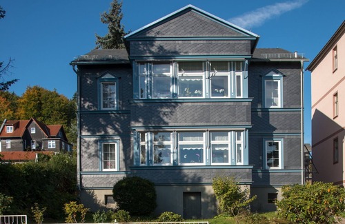 Friedrichroda Apartment | Villa Regina "Waldblick" - quiet vacation apartment with a view of the forest