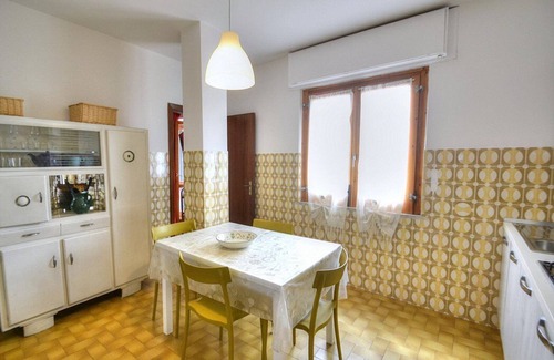 Santa Maria di Castellabate House | Villa Renata: A welcoming apartment that covers the entire top floor of a villa located on a hillside, facing the sea, with Free WI-FI.