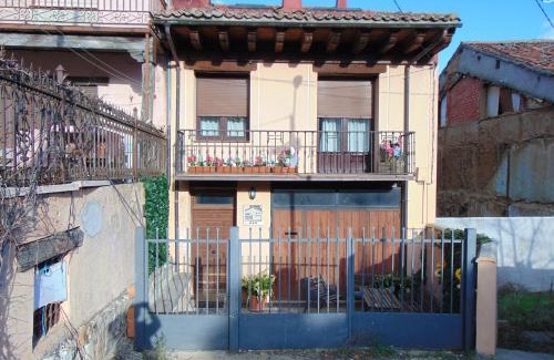 Riaza Villa | Villa Riaza