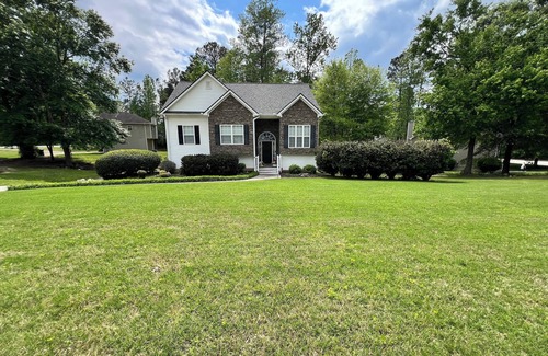 Villa Rica House | Villa Rica Suburbs – Minutes Away from Six Flags Over Georgia!