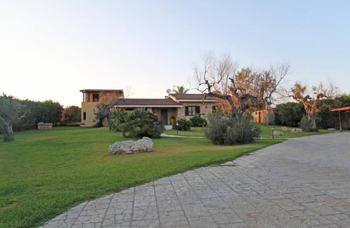 Racale Villa | Villa 'Rita' with Sea View, Pool, Garden, Terrace & Wi-Fi