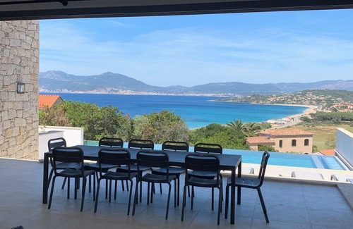 Pietrosella Villa | Villa Rivoli - Domaine Napoleon Corsica vue mer Exceptionnelle Grande Piscine