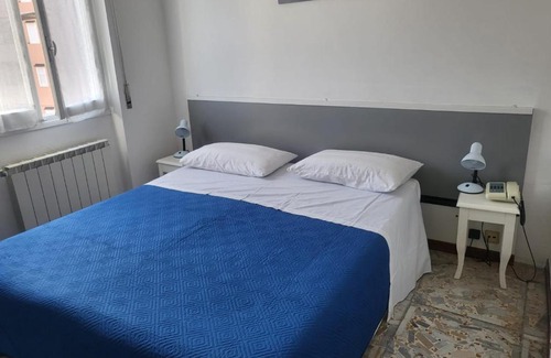 Loano Bed & Breakfast | Villa rosa