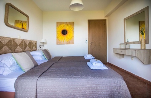 Trapezaki Hotel | Villa Rosa, One Bedroom Apartment with shared pool and stunning sea views