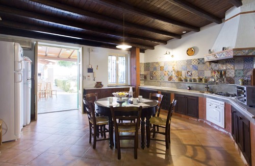 Trabia Villa | VILLA ROSETTA *** WIFI FREE *** direct access to the beach from the gate