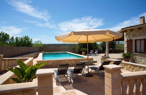 Ariany Villa | Villa 'Rota' with Private Pool, Private Terrace and Wi-Fi