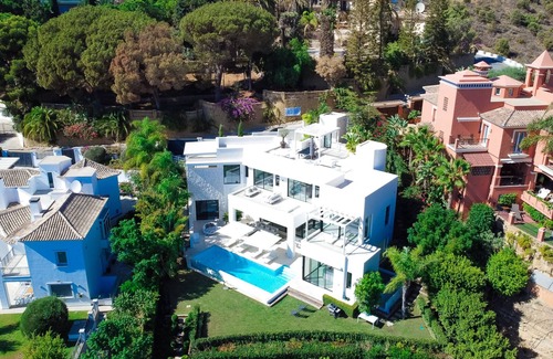 Marbella Villa | Villa Royale - Modern Luxury 5 bedroom Villa in Rio Real
