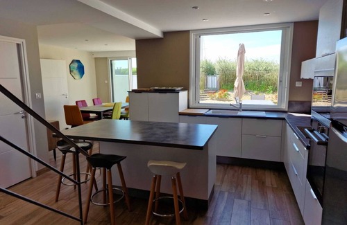 L'Epine House | Villa Rubis, sea view, port and beach, direct access from garden. All comfort