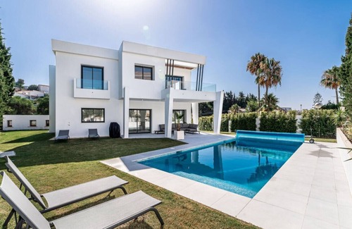 Mijas Villa | Villa Ruby | Villa with garden in Calahonda