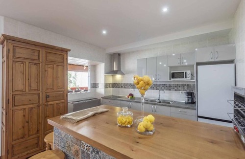 La Roda de Andalucia House | Villa "Rural Maimones" with Pool & Wi-Fi