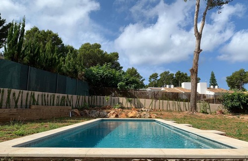 Santa Ponsa Ski Chalet | Villa S'Olivera Santa Ponsa is perfect for families who love beaches and sports