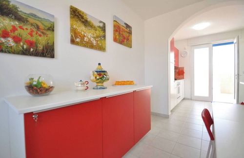 Capilungo Villa | Villa Sacher – sleeps 12 just 100 metres from the sea
