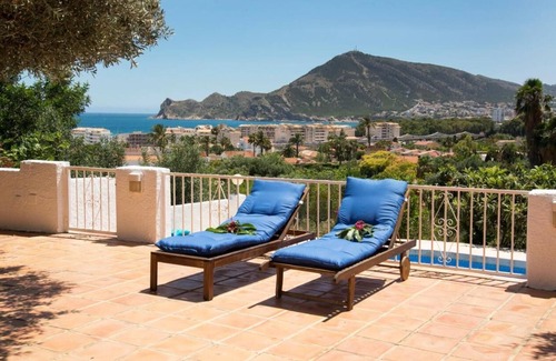 Altea Villa | Villa 'Samar Altea Grupo Terra De Mar' with Sea View, Wi-Fi and Air Conditioning