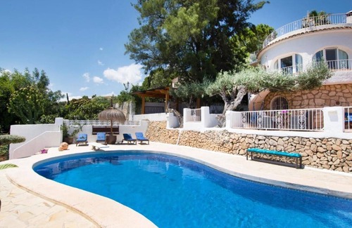 Altea Villa | Villa 'Samar Altea Grupo Terra De Mar' with Sea View, Wi-Fi and Air Conditioning