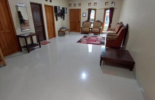 Karanganyar House | Villa samara 2 homestay Tawangmangu