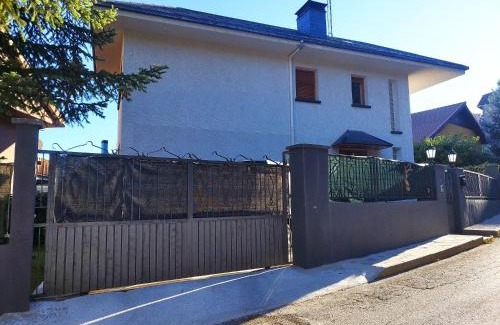 Jaca House | Villa San Lure Jaca