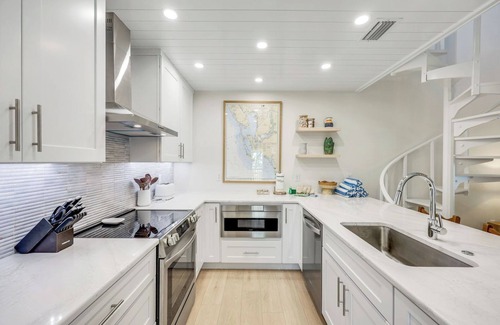 Sanibel Condo | VILLA SANIBEL 1E - Closest Villa Sanibel Condo to the Beach!