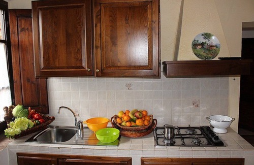 Colle di Val d'Elsa House | Villa Saveria I: A graceful apartment surrounded by the greenery.