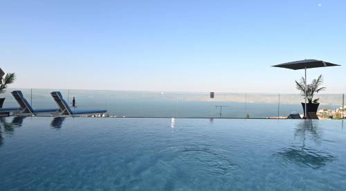 Tiberias Villa | Villa Selavi Private Infinity Pool