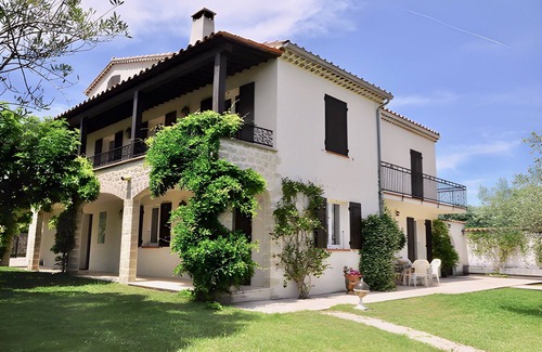 Mirabel-aux-Baronnies Villa | Villa sleeps 14 with swimming pool, large garden and view of Mont Ventoux!