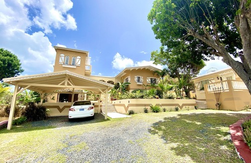Les Terres Basses Villa | Villa Steel Magnolias.Former Villa of Oscar winner Olympia Dukakis!