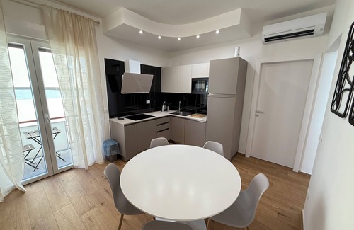 Isolotto Apartment | [Villa Strozzi]-Modern Apartment